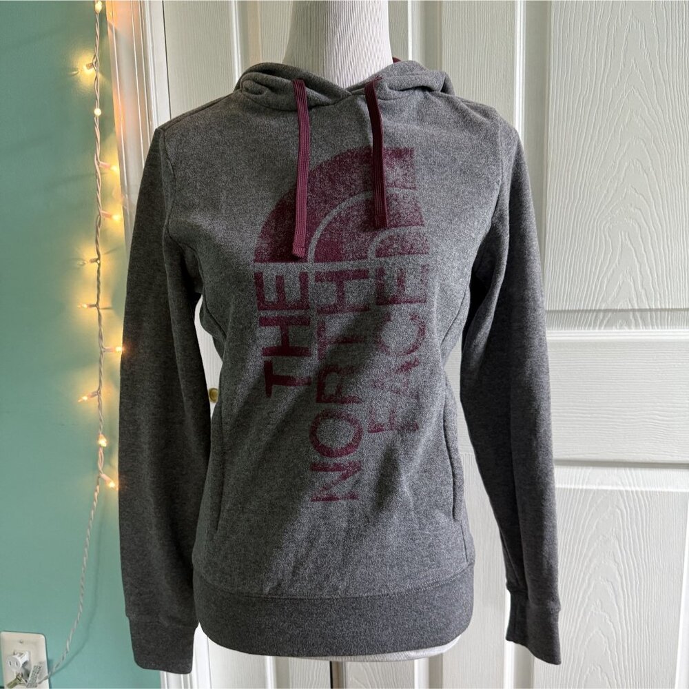 The North Face Womens Hoodie Small Gray/ Burgundy Hiking Camping Fall Gorpcore